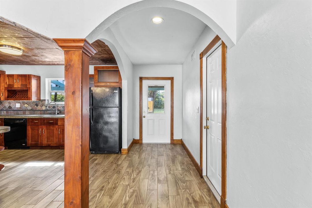 Foyer & Kitchen