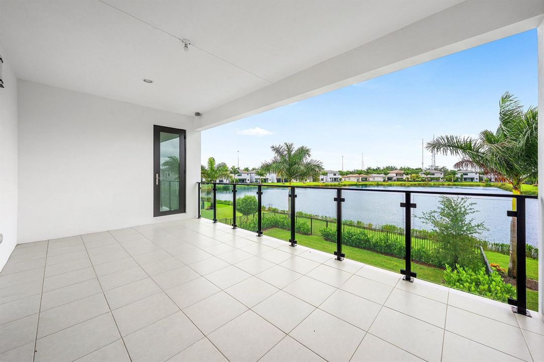 020-8095CrystalDownsAvenue-BocaRaton-FL-