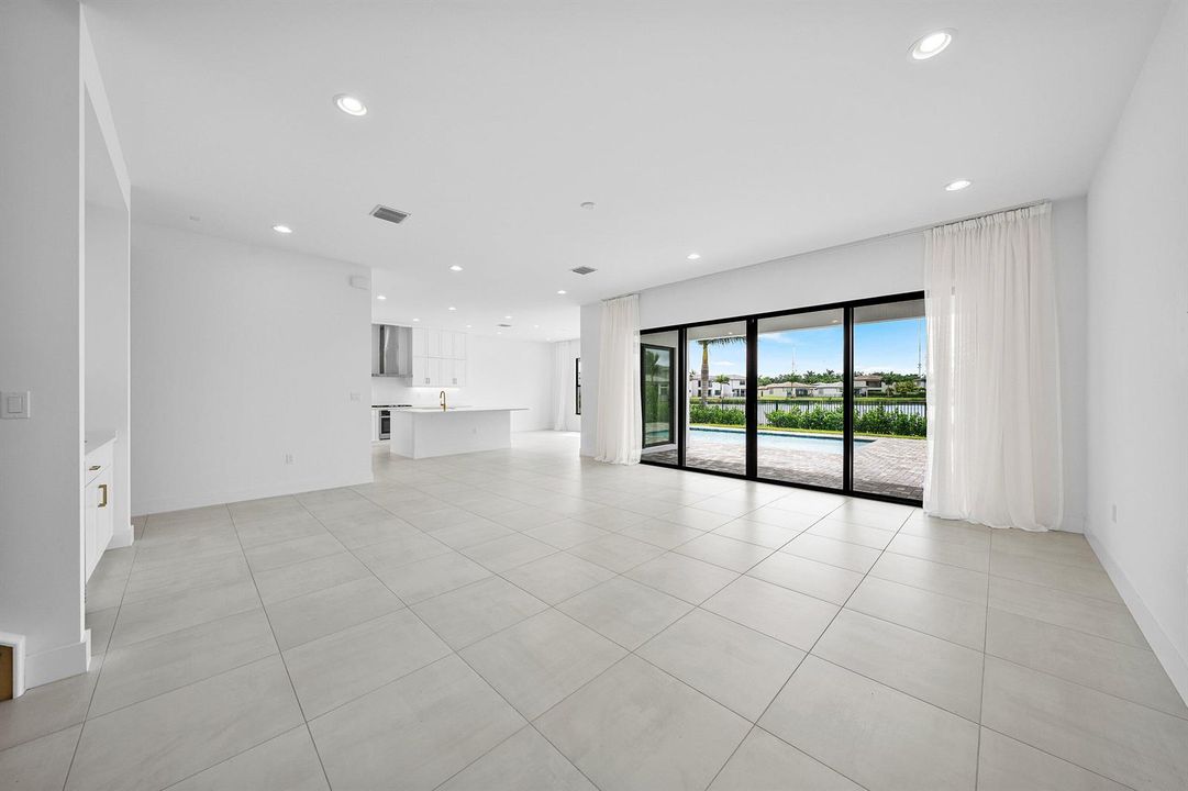 007-8095CrystalDownsAvenue-BocaRaton-FL-