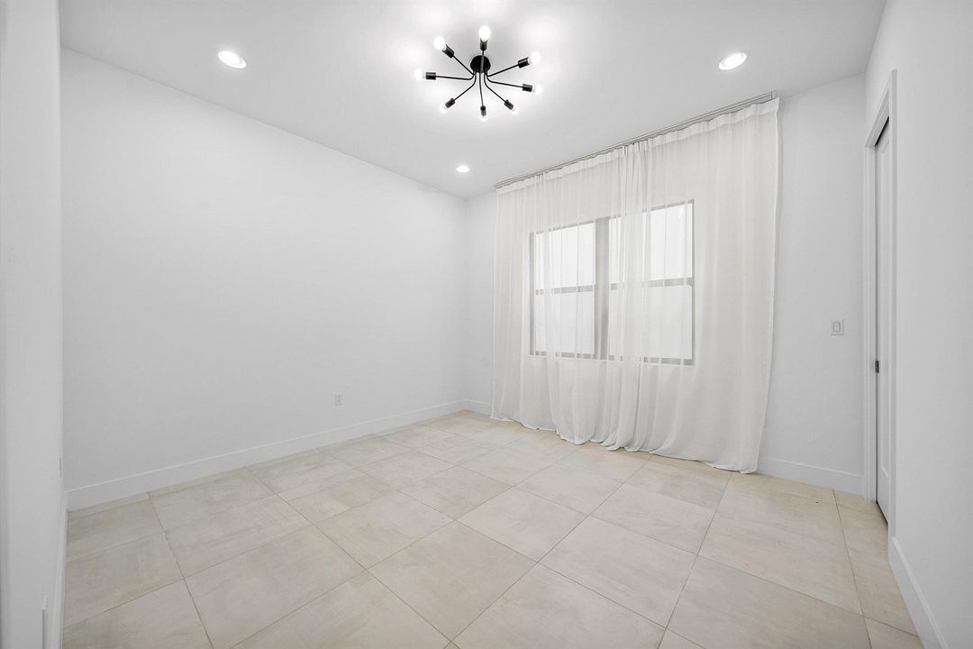 016-8095CrystalDownsAvenue-BocaRaton-FL-