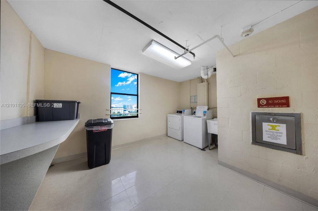 En Venta: $445,000 (2 camas, 2 baños, 1100 Pies cuadrados)