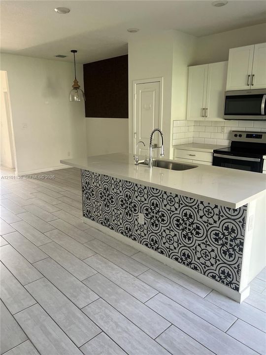 В аренду: $2,950 (3 спален, 2 ванн, 1712 Квадратных фут)