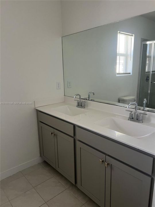 В аренду: $2,950 (3 спален, 2 ванн, 1712 Квадратных фут)