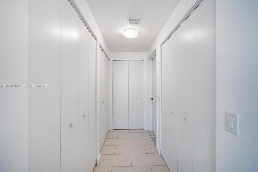 На продажу: $645,000 (2 спален, 2 ванн, 1183 Квадратных фут)