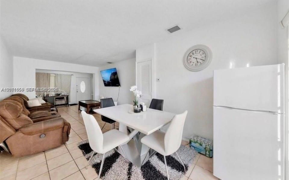 En Venta: $580,000 (3 camas, 2 baños, 1196 Pies cuadrados)