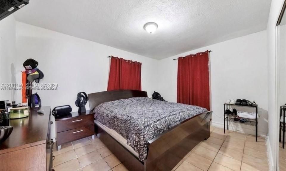 En Venta: $580,000 (3 camas, 2 baños, 1196 Pies cuadrados)