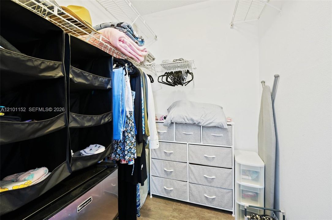En Renta: $2,950 (3 camas, 2 baños, 1330 Pies cuadrados)