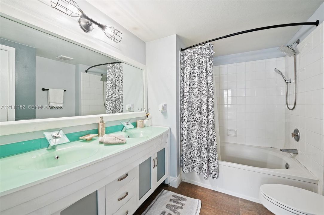 En Renta: $2,950 (3 camas, 2 baños, 1330 Pies cuadrados)
