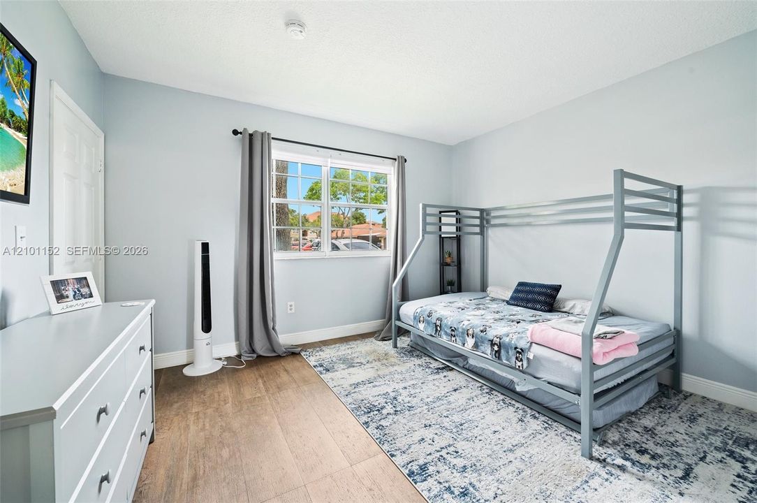 En Renta: $2,950 (3 camas, 2 baños, 1330 Pies cuadrados)