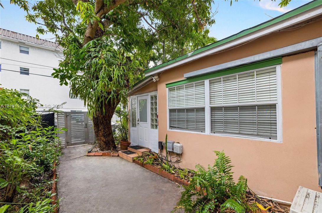 For Sale: $1,580,000 (4 beds, 3 baths, 1643 Square Feet)