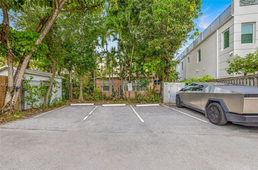 For Sale: $1,580,000 (4 beds, 3 baths, 1643 Square Feet)