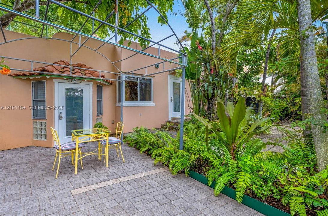 For Sale: $1,580,000 (4 beds, 3 baths, 1643 Square Feet)