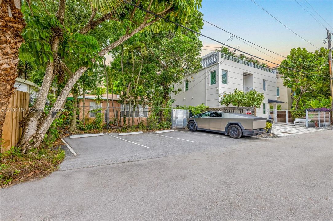 For Sale: $1,580,000 (4 beds, 3 baths, 1643 Square Feet)