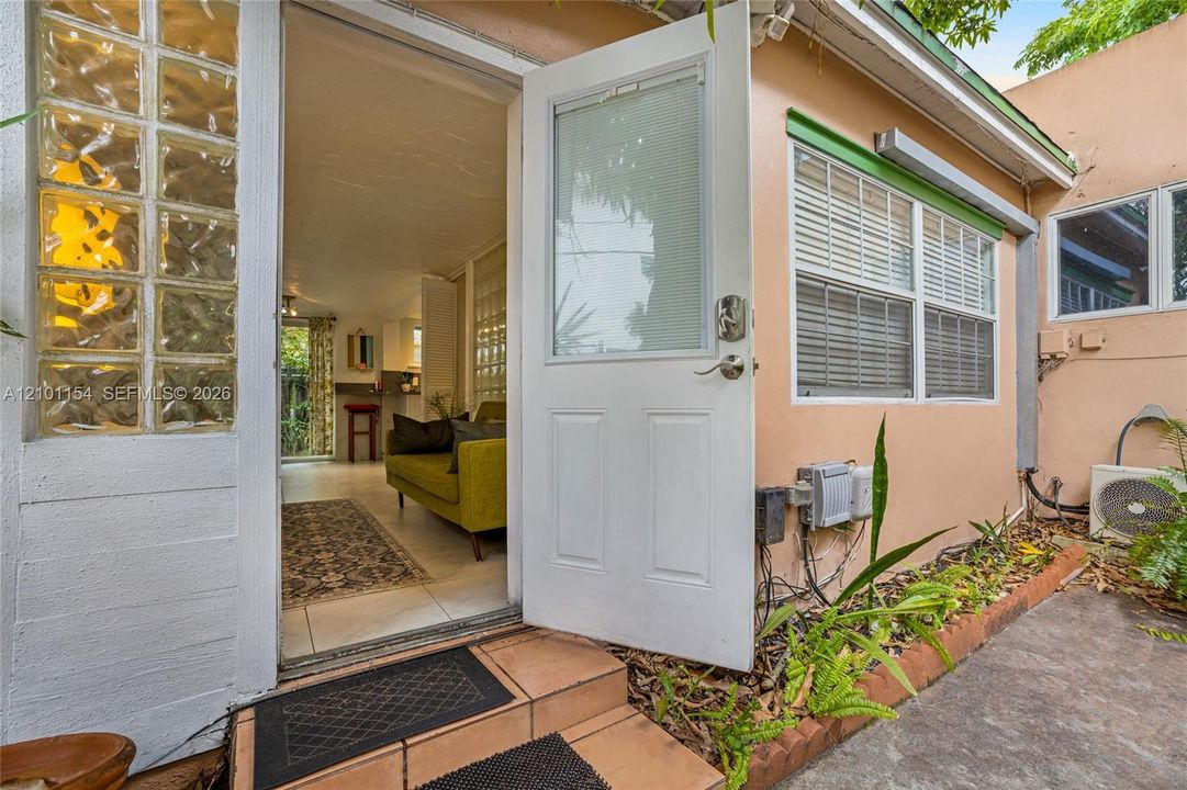 For Sale: $1,580,000 (4 beds, 3 baths, 1643 Square Feet)