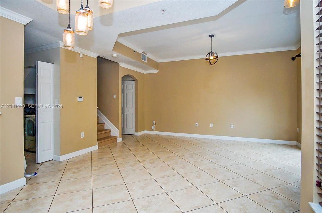 Active With Contract: $2,500 (2 beds, 2 baths, 1100 Square Feet)