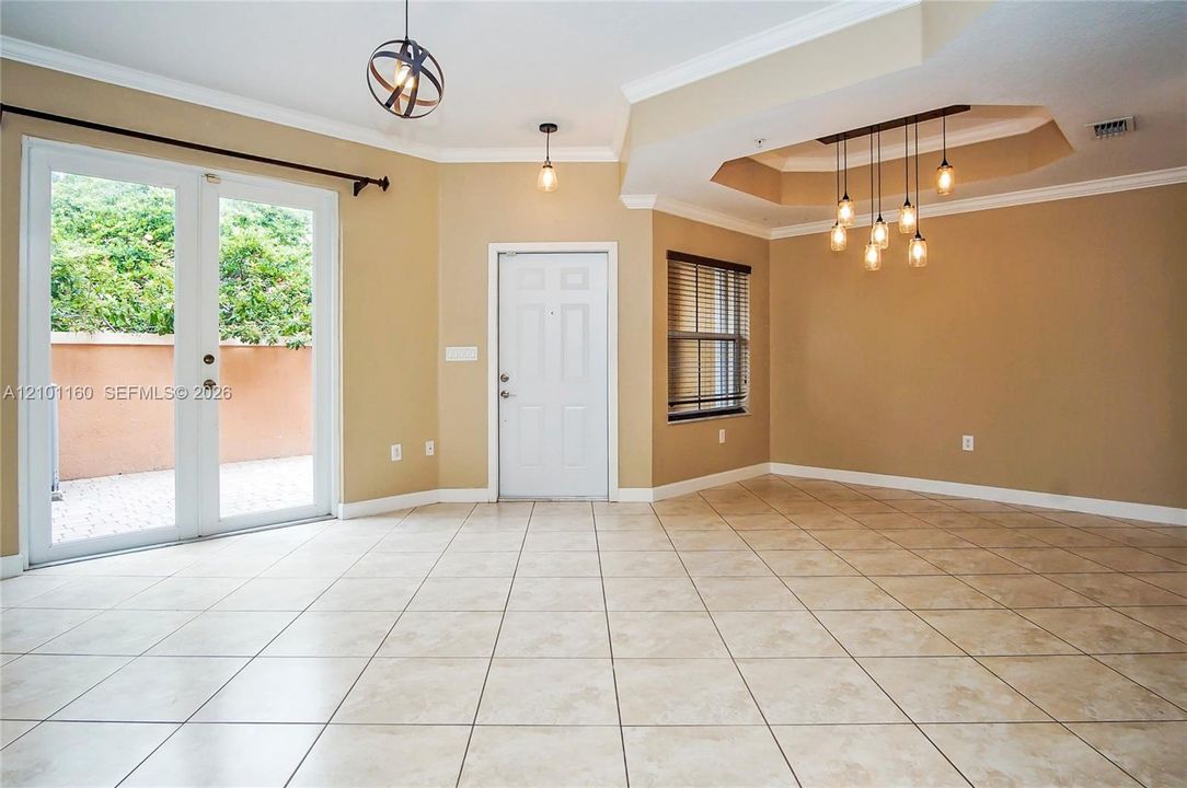 Active With Contract: $2,500 (2 beds, 2 baths, 1100 Square Feet)