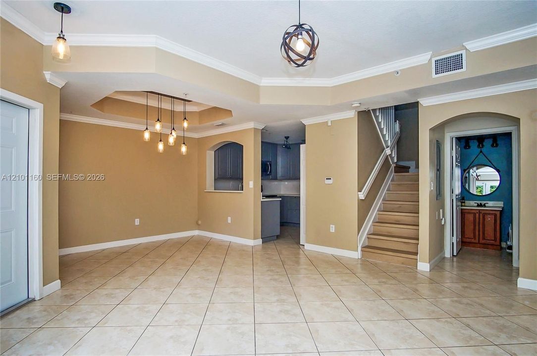 Active With Contract: $2,500 (2 beds, 2 baths, 1100 Square Feet)