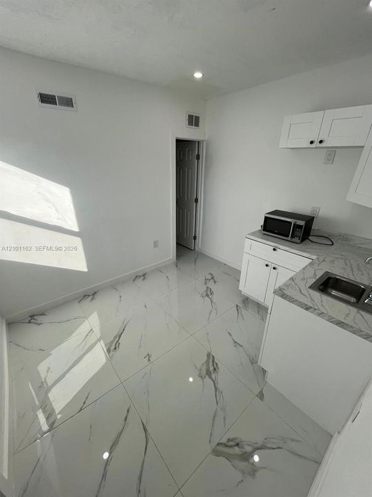 На продажу: $535,000 (3 спален, 2 ванн, 988 Квадратных фут)
