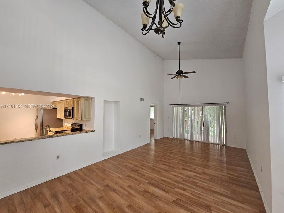En Renta: $2,700 (3 camas, 2 baños, 1510 Pies cuadrados)