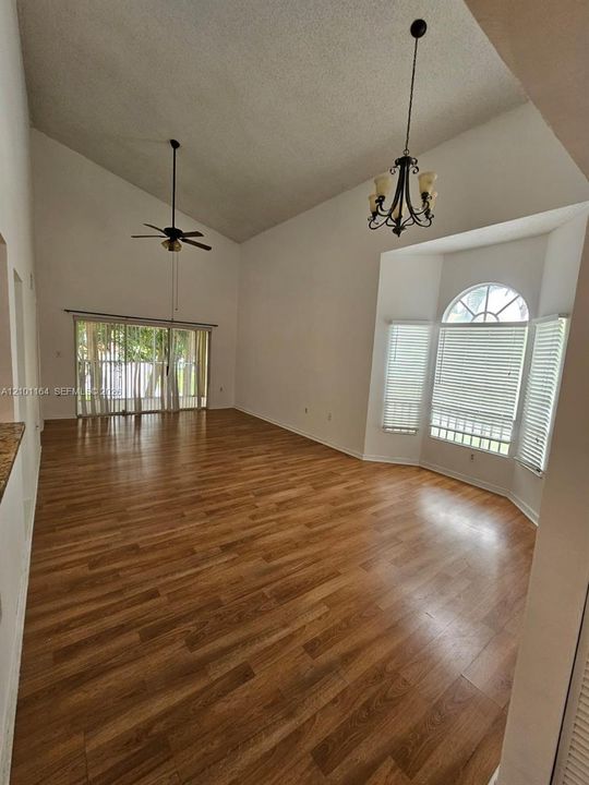 En Renta: $2,700 (3 camas, 2 baños, 1510 Pies cuadrados)