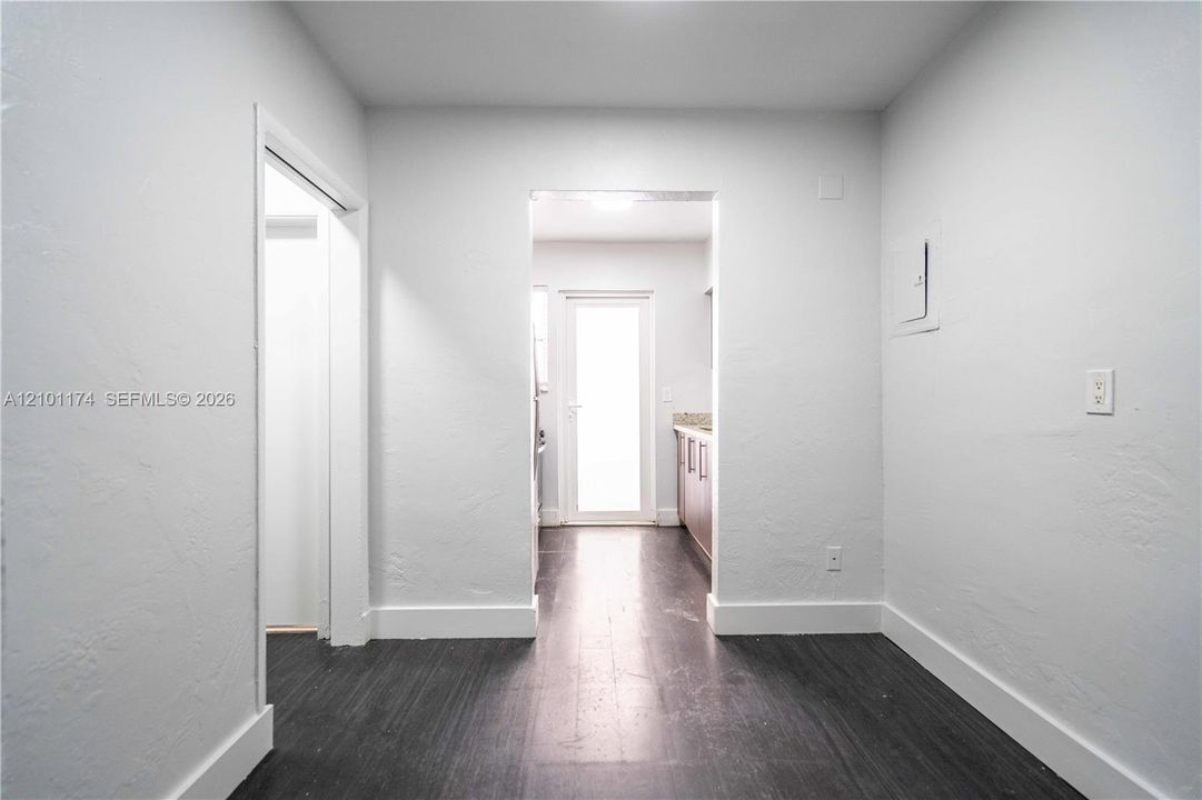 For Rent: $1,550 (0 beds, 1 baths, 500 Square Feet)