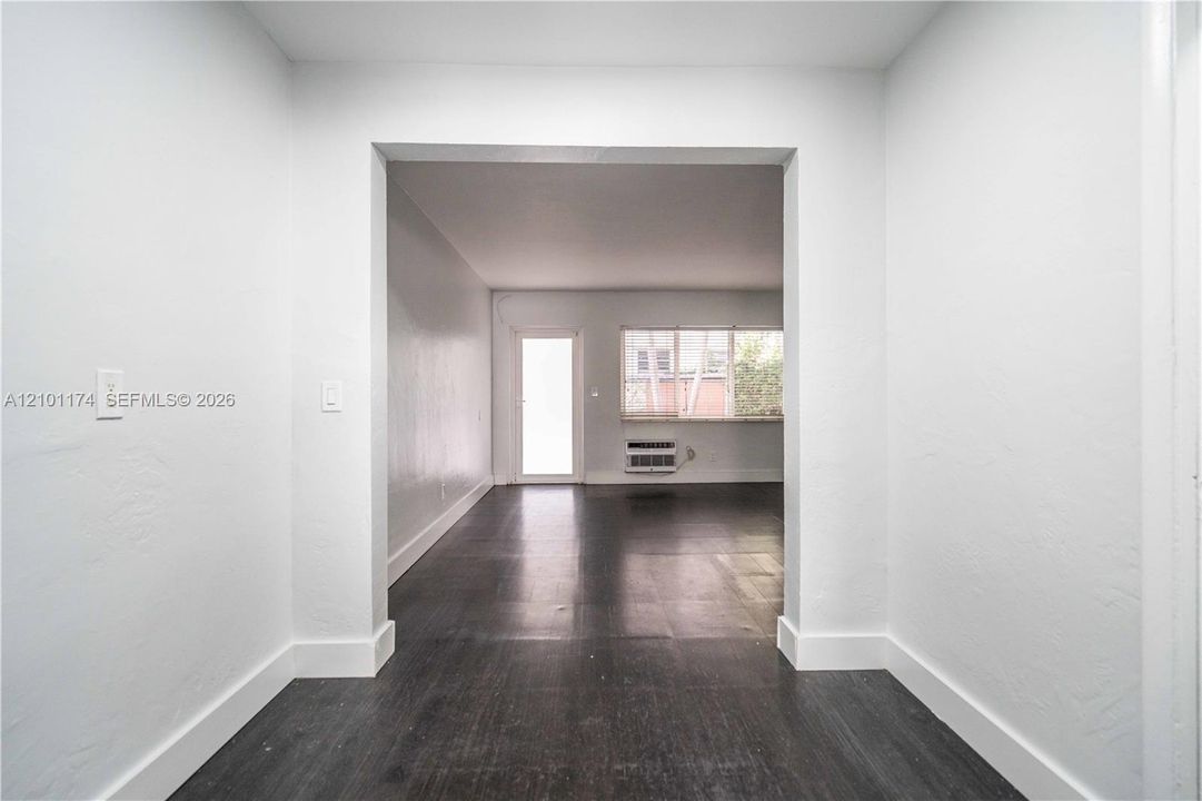 For Rent: $1,550 (0 beds, 1 baths, 500 Square Feet)