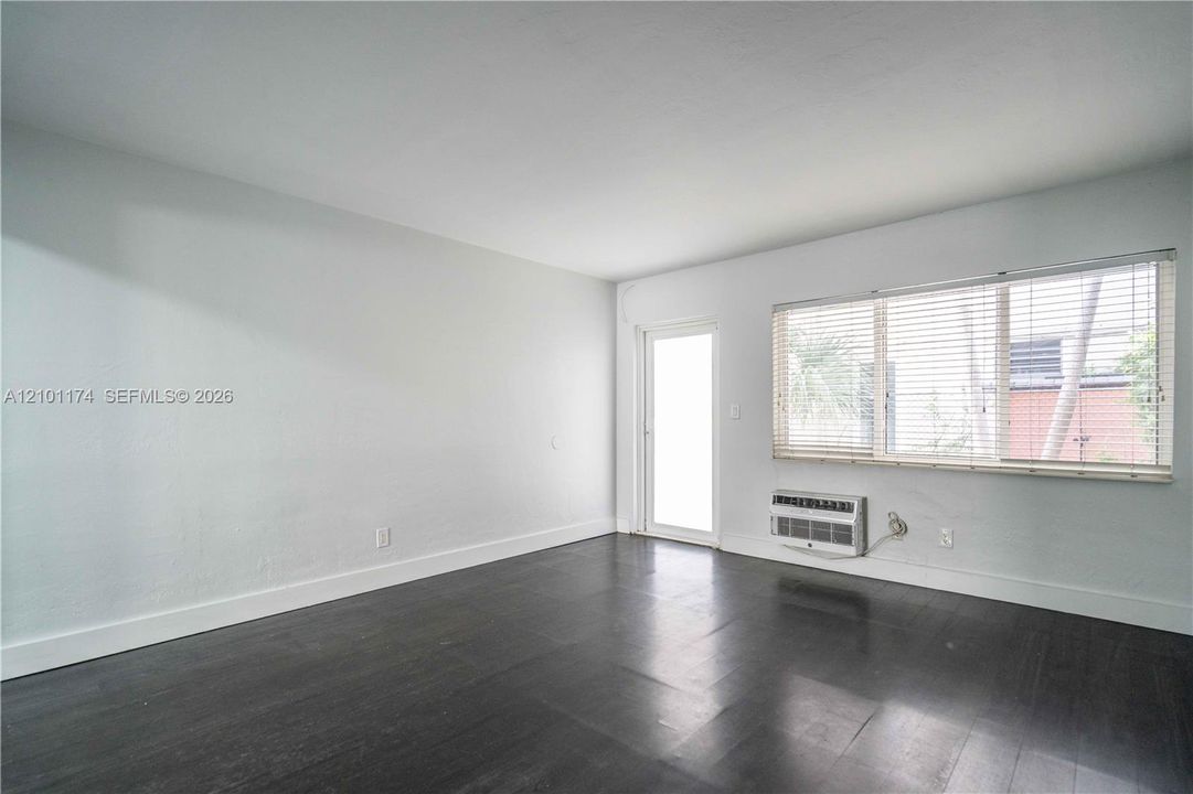 For Rent: $1,550 (0 beds, 1 baths, 500 Square Feet)