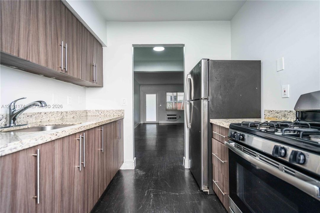 For Rent: $1,550 (0 beds, 1 baths, 500 Square Feet)