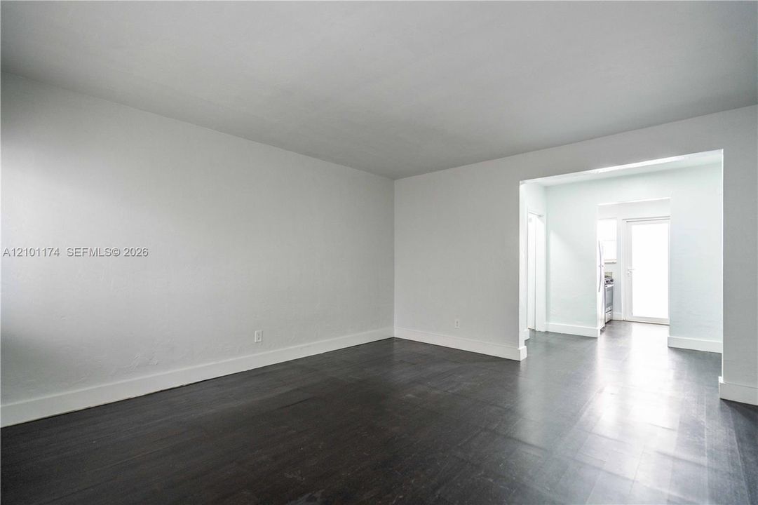For Rent: $1,550 (0 beds, 1 baths, 500 Square Feet)
