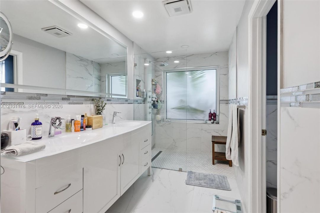 For Rent: $4,000 (3 beds, 3 baths, 1570 Square Feet)