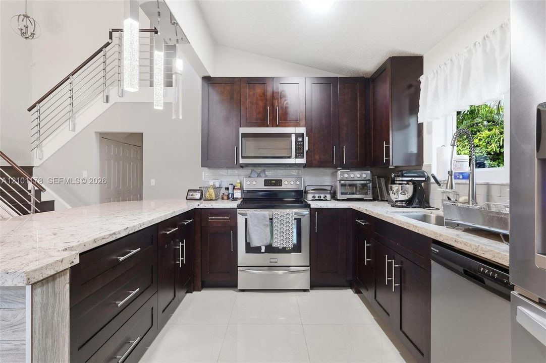 For Rent: $4,000 (3 beds, 3 baths, 1570 Square Feet)