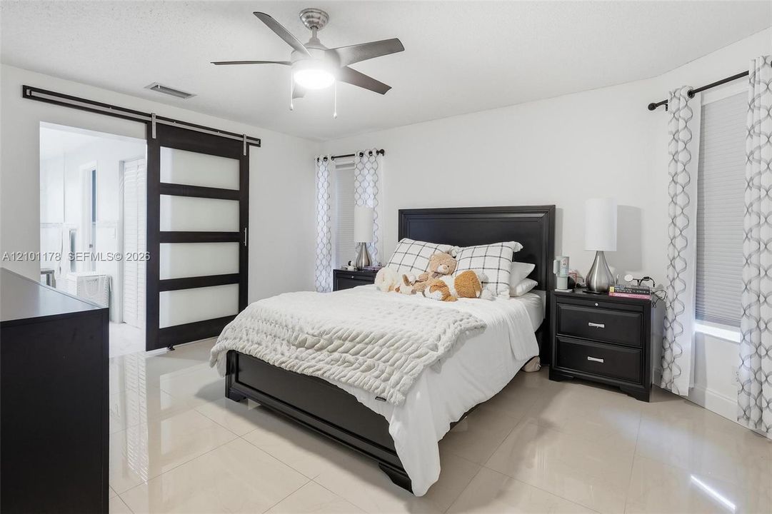 For Rent: $4,000 (3 beds, 3 baths, 1570 Square Feet)