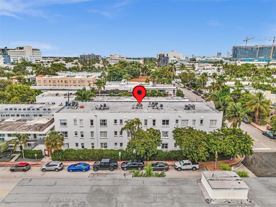 For Rent: $3,700 (2 beds, 2 baths, 1039 Square Feet)