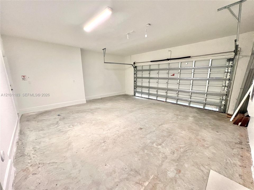 В аренду: $4,000 (4 спален, 2 ванн, 2560 Квадратных фут)
