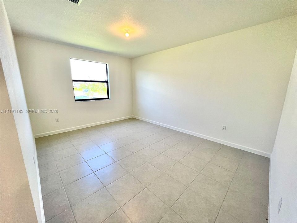 В аренду: $4,000 (4 спален, 2 ванн, 2560 Квадратных фут)