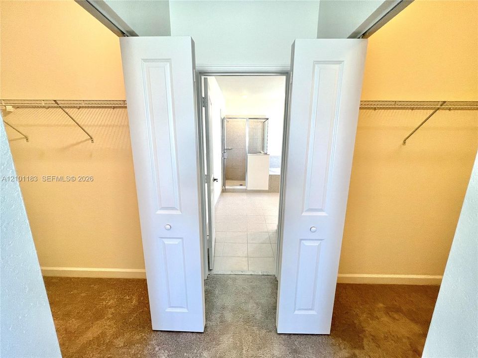 В аренду: $4,000 (4 спален, 2 ванн, 2560 Квадратных фут)