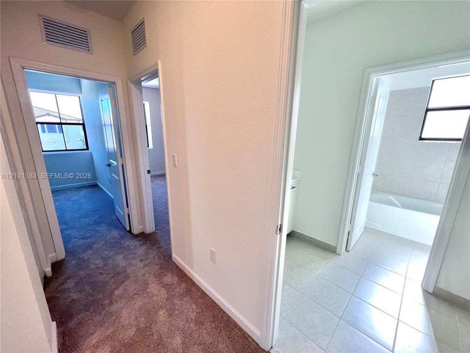 В аренду: $4,000 (4 спален, 2 ванн, 2560 Квадратных фут)