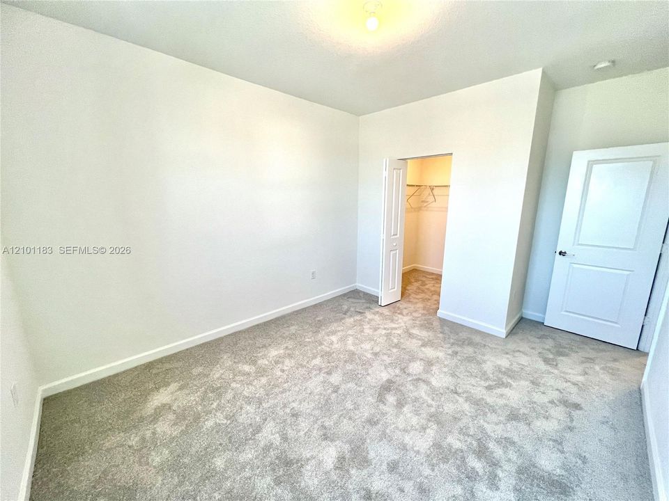В аренду: $4,000 (4 спален, 2 ванн, 2560 Квадратных фут)