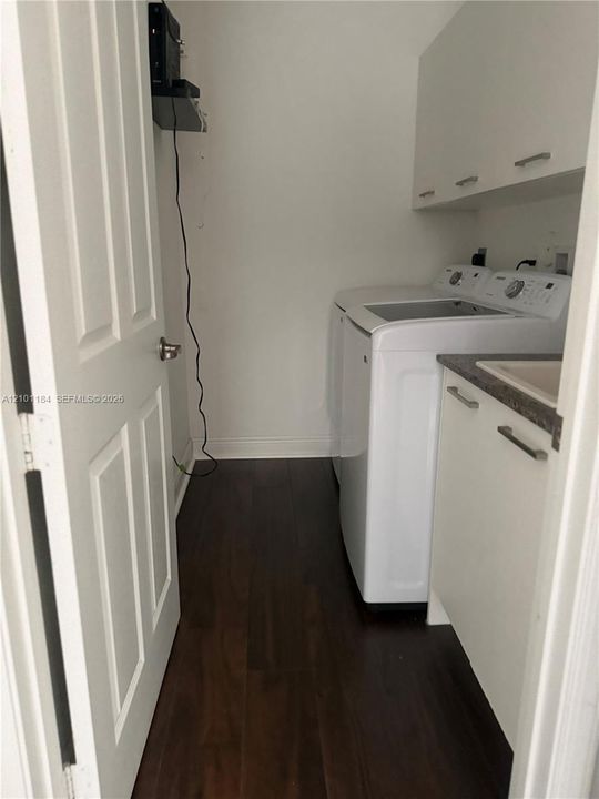 For Rent: $5,100 (5 beds, 4 baths, 2696 Square Feet)