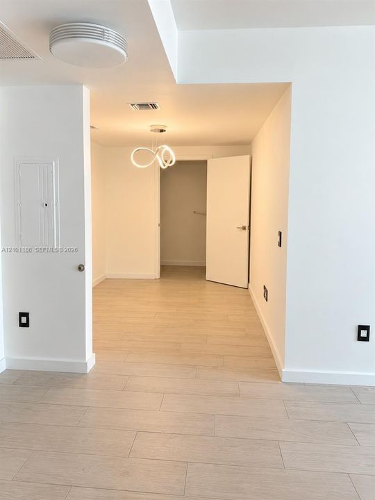 En Venta: $609,900 (1 camas, 1 baños, 906 Pies cuadrados)