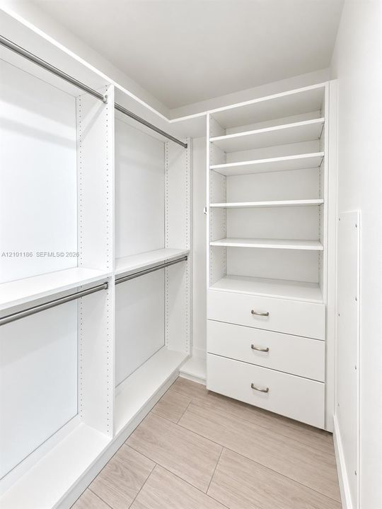 En Venta: $609,900 (1 camas, 1 baños, 906 Pies cuadrados)