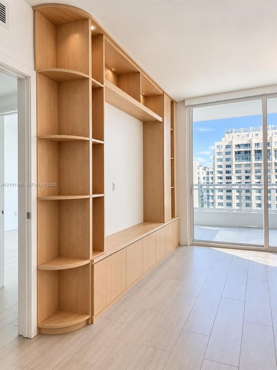 En Venta: $609,900 (1 camas, 1 baños, 906 Pies cuadrados)