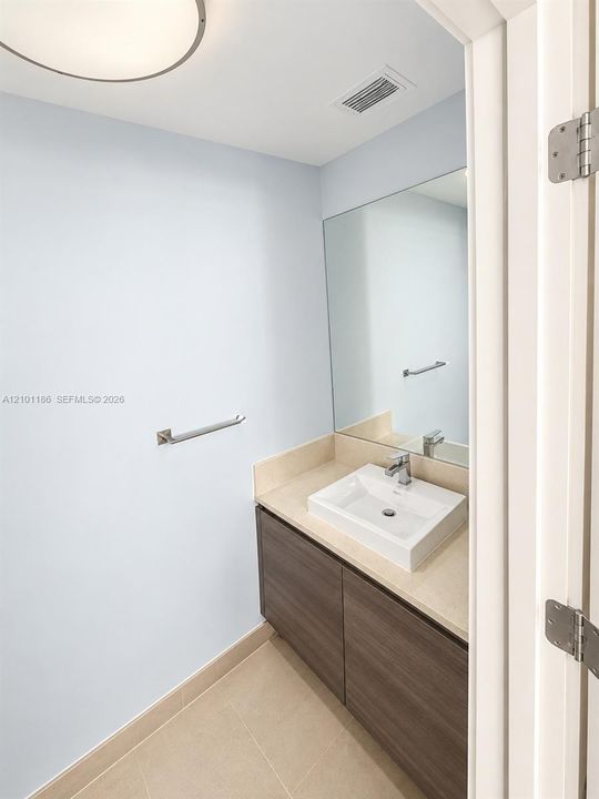 En Venta: $609,900 (1 camas, 1 baños, 906 Pies cuadrados)