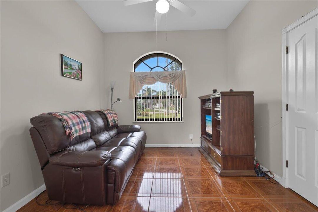 Office/4th Bedroom