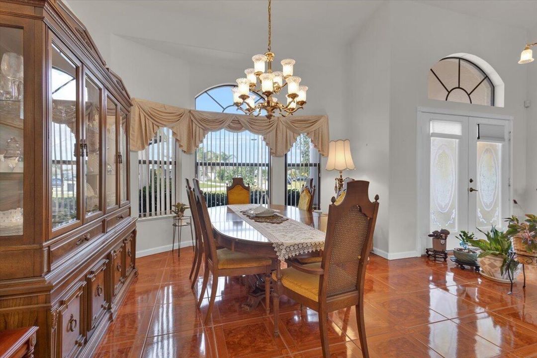 Formal Dining