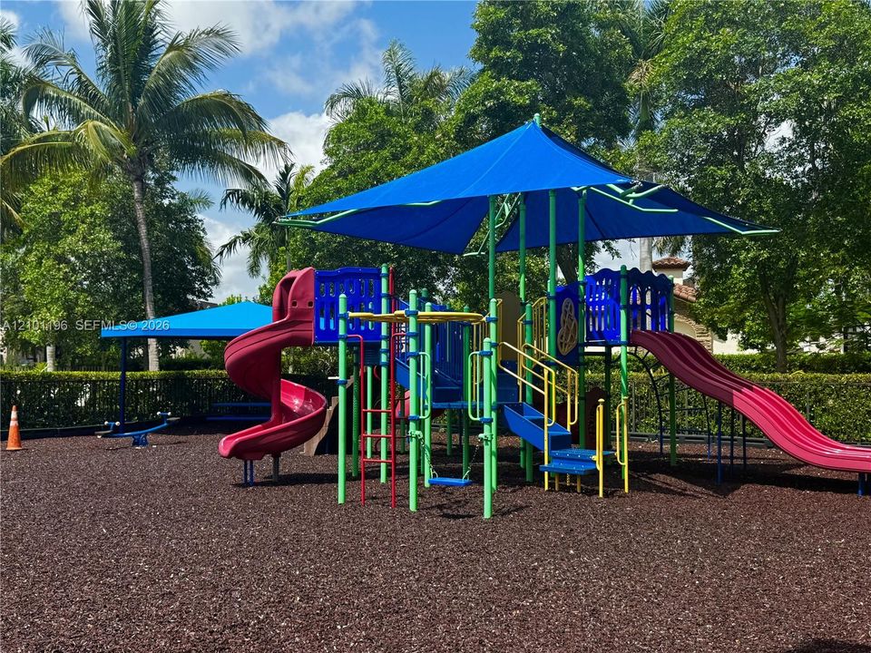 En Venta: $435,500 (3 camas, 2 baños, 1740 Pies cuadrados)