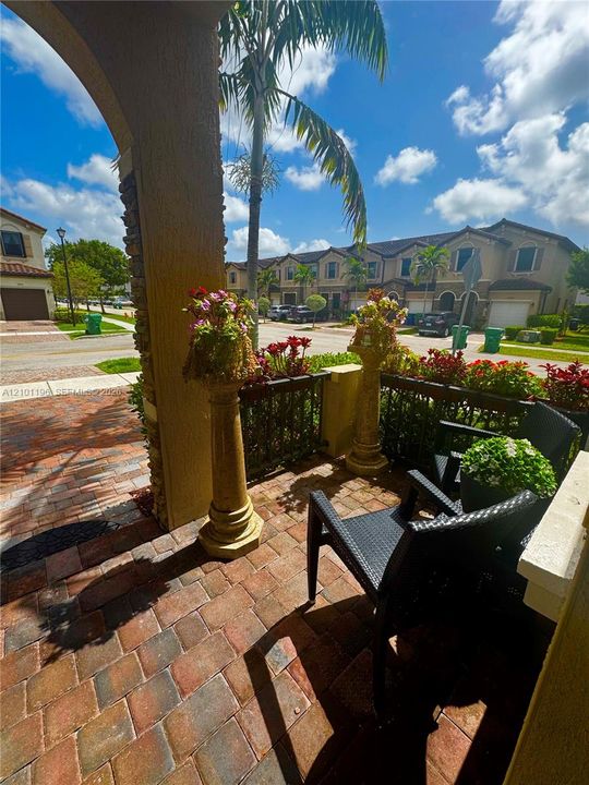 En Venta: $435,500 (3 camas, 2 baños, 1740 Pies cuadrados)