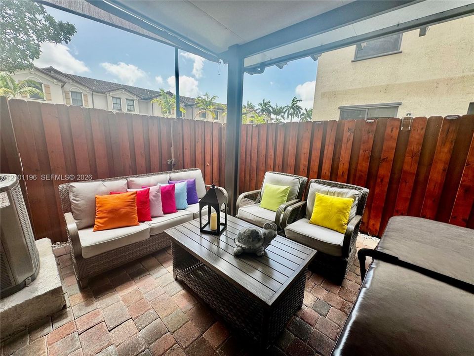 En Venta: $435,500 (3 camas, 2 baños, 1740 Pies cuadrados)
