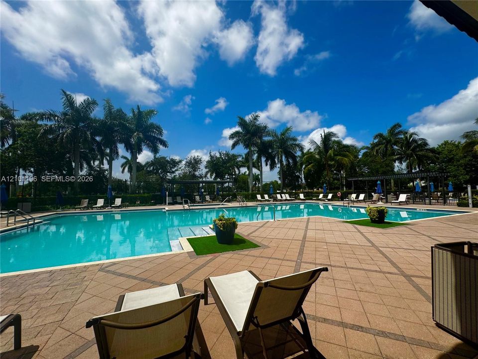 En Venta: $435,500 (3 camas, 2 baños, 1740 Pies cuadrados)