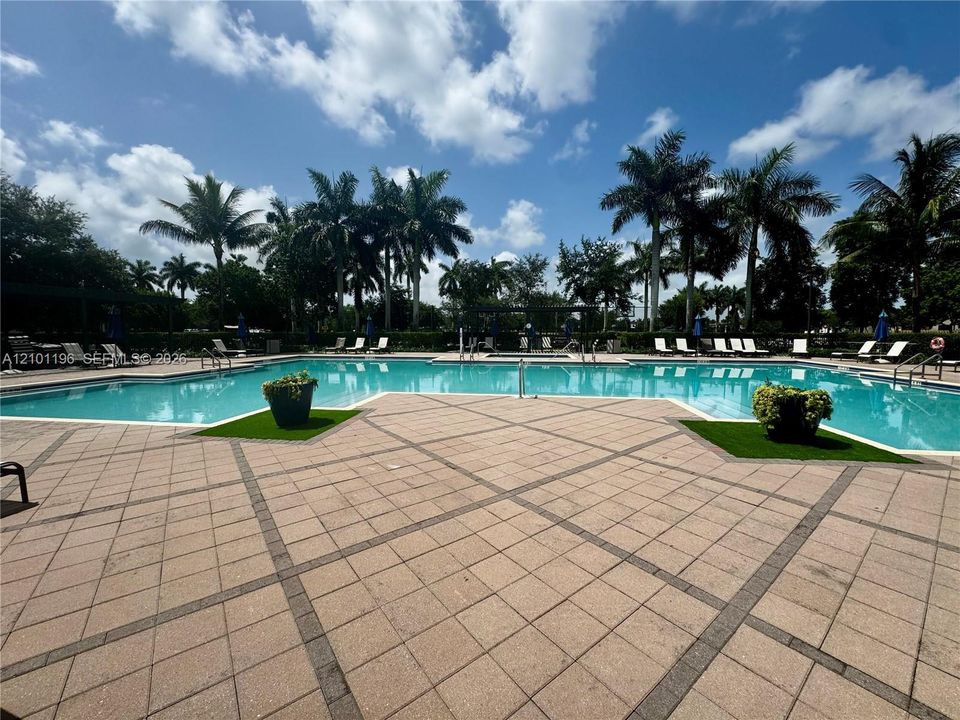 En Venta: $435,500 (3 camas, 2 baños, 1740 Pies cuadrados)